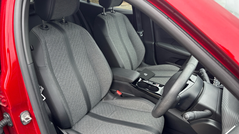 Peugeot 2008 1.2 PureTech 130 Allure 5dr Petrol Estate